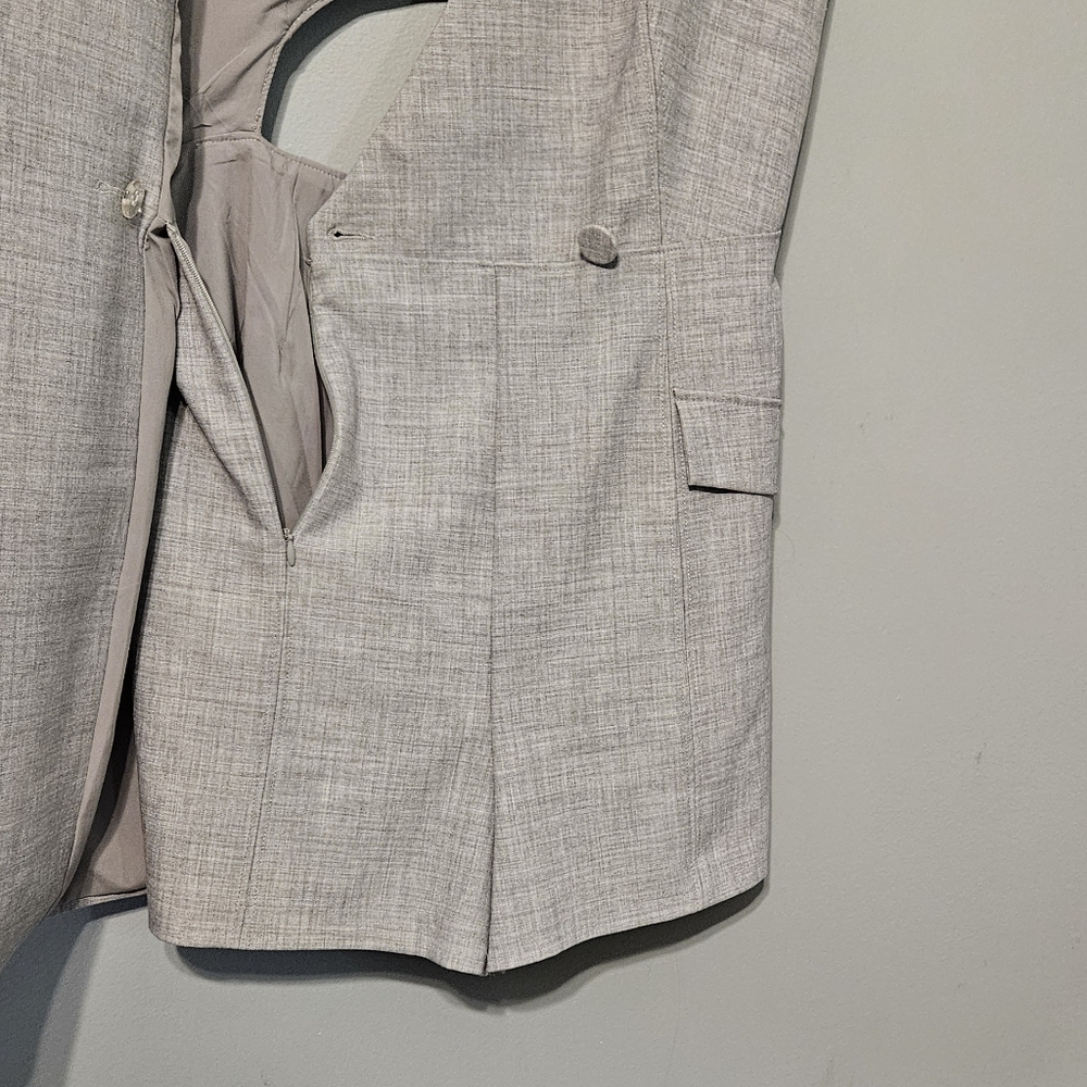 Dynamite Gray Sleeveless Tailored Romper - Picture 2 of 6